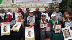 المطالبة بمساندة الأسرى  ضد اجراءات الاحتلال