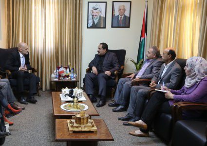 صيدم:شراكة فلسطينية فرنسية قوية للاستثمار بالتعليم