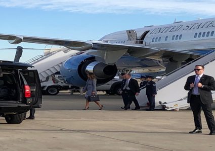 هبوط اضطراري لطائرة ميلانيا ترامب