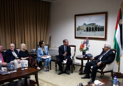 الرئيس يستقبل وفدا من منظمة "جي ستريت" الأميركية