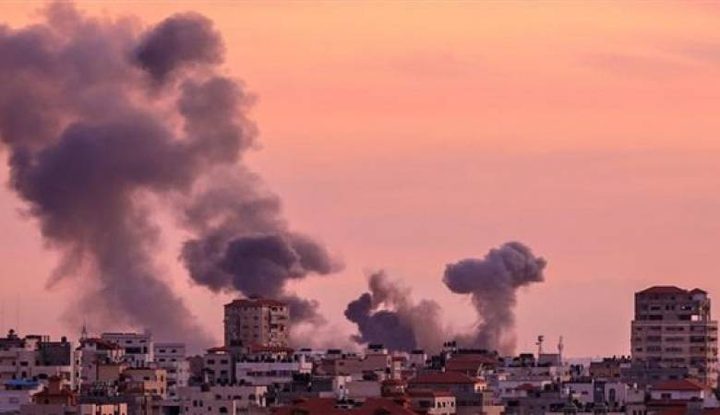 قوات الاحتلال تدعي قصف مواقع عسكرية في قطاع غزة