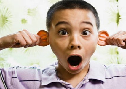 "غابة فطرية" تنمو داخل أذن رجل! (فيديو)