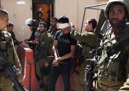 قوات الاحتلال تعتقل الأسير المحرر "رزق صلاح"