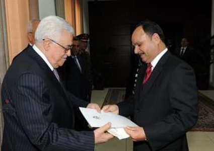 الرئيس يتقبل أوراق اعتماد السفير الأردني