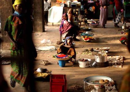 نصف سكان العالم يعيشون بأقل من 6 دولارات
