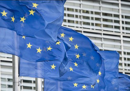 الاتحادالأوروبي ينفي تهديده بقطع المساعدات للسلطة