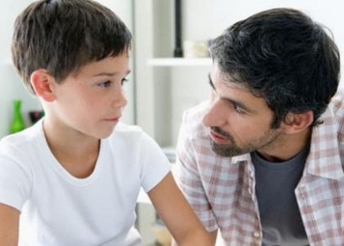 عادات الأب السيئة تنعكس على ذكاء الأبناء والأحفاد