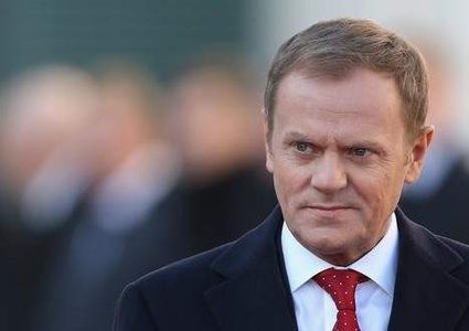 رئيس المجلس الأوروبي يجوب شوارع باريس بالسكوتر