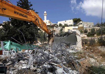 الاحتلال يشرع بعمليات هدم جنوب نابلس