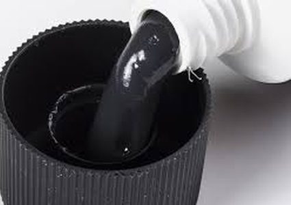 تبييض الأسنان بالفحم.. مفيد أم ضار؟