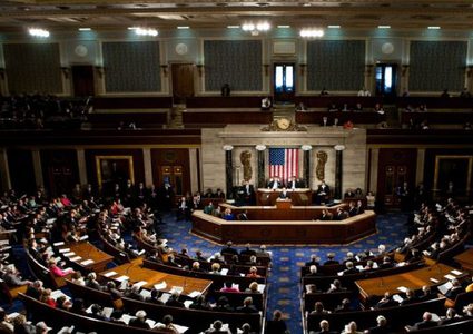 الكونغرس الأمريكي يحقق حول أجسام "طائرة غريبة"!