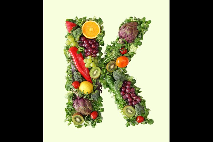 من أين نحصل على فيتامين "k" ؟