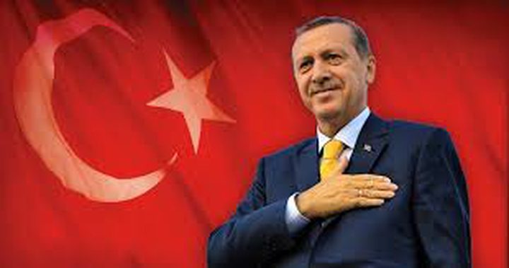 أردوغان يستسلم للنوم في مؤتمر صحفي رئاسي
