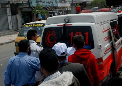 وفاة شاب سقط عليه جسم صلب في غزة