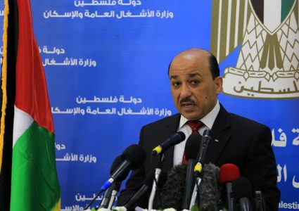 الحساينة يتفقد المشاريع الممولة في غزة