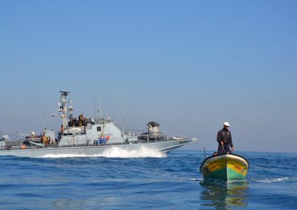 الاحتلال يفرج عن صيادين اعتقلهما قبالة سواحل غزة