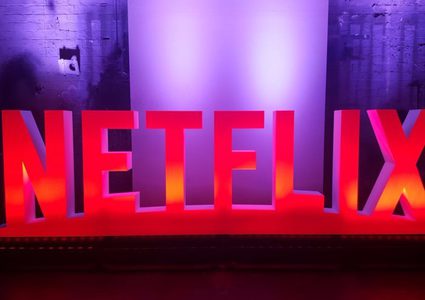 "نيتفلكس" يدفع المتفرجين للإغماء والغثيان والرعب