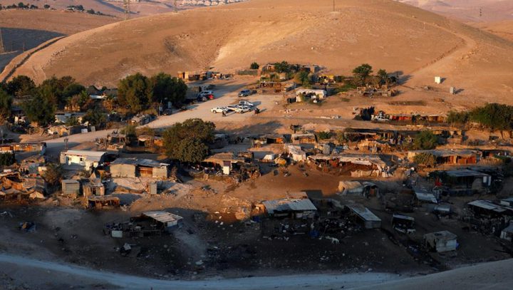 هآرتس: الإحتلال يؤجل إخلاء الخان الأحمر