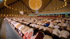 صلاة المسلمين تقلل آلام الظهر وتزيد مرونة المفاصل