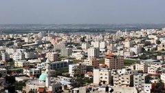 الأشغال تُباشر العمل بإعادة إنشاء طريق السكة