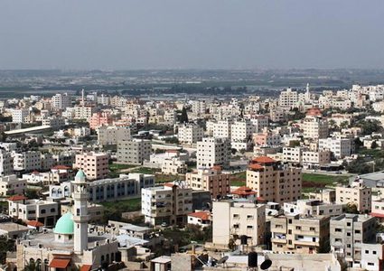 الأشغال تُباشر العمل بإعادة إنشاء طريق السكة