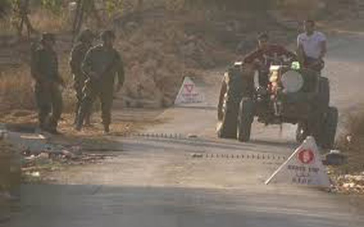 الاحتلال ينصب أسلاكا شائكة بمنطقة المدارس في تقوع