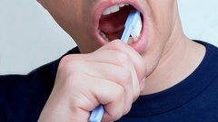 دراسة: عدم صحة الفم يزيد من ارتفاع ضغط الدم