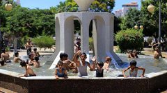 متنفّس الغزيين يعكس عمق همومهم