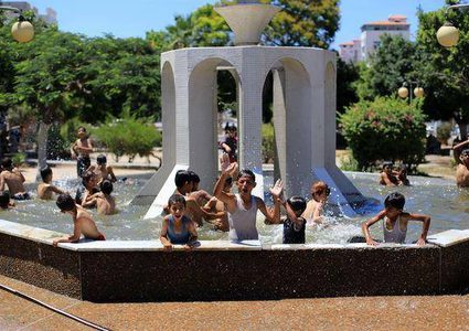 متنفّس الغزيين يعكس عمق همومهم