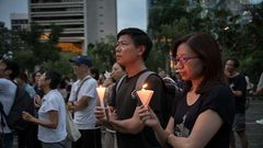 تظاهره بالموت قتل زوجته وأولاده!