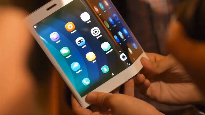 "Lenovo" تطلق حاسبا لوحيا قابلا للطي