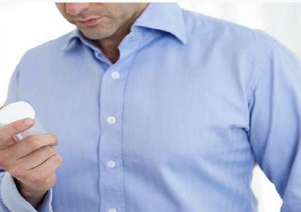 علاج يمنح الرجال المصابين بالعقم أملا بالإنجاب!