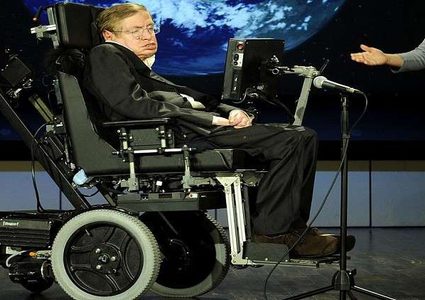 عرض كرسي ستيفن هوكينغ المتحرك في مزاد علني