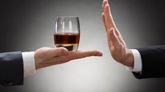 ماذا يحدث لعقلك وجسمك عند الإقلاع عن تناول الكحول؟