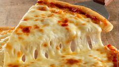 أفضل أنواع الجبن لعمل بيتزا شهية