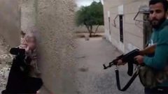 شاب يفرغ رشاشه بجسد أخته ويصور