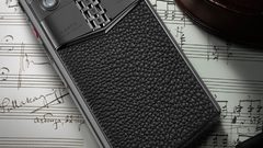 "Vertu" تعود بهاتف فاخر ثمنه 95 ألف دولار