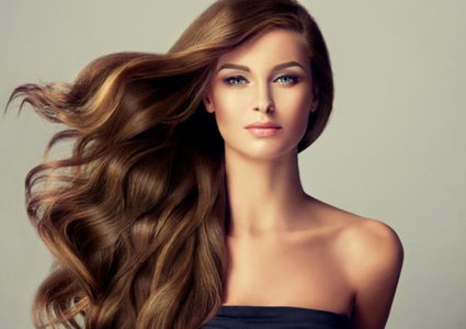 خلطات طبيعية لحماية الشعر من التقصف