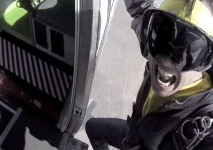 مقتل نجم كندي أثناء تصوير "فيديو كليب" على طائرة