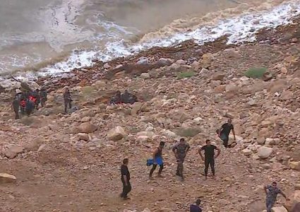 18 وفاة وإصابات بمداهمة سيول في البحر الميت