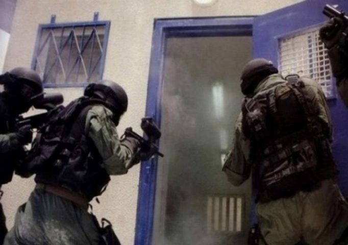 هيئة الأسرى: وحدات القمع تقتحم سجن عسقلان