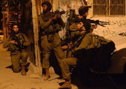 إصابتان الرصاص الحي واعتقال اسير محرر