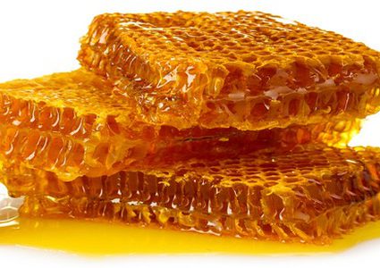 فوائد شمع العسل للبشرة