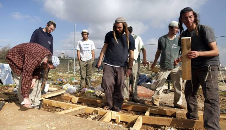 مستوطنون ينصبون خياما بأرض العماير غرب نابلس