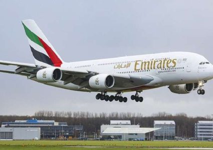 مطار بطرسبورغ يستقبل أضخم طائرة ركاب في العالم