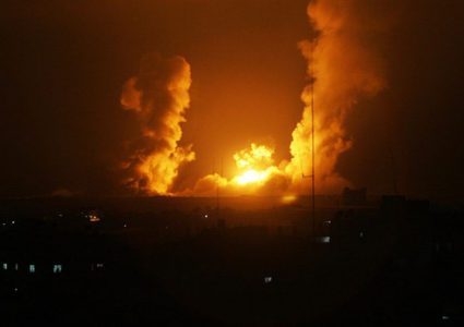 طيران الاحتلال يقصف أهدافًا متفرقة في قطاع غزة