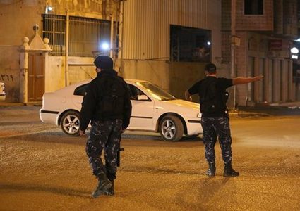 اعتقال فارّين خطيرين خلال حملة أمنية في الخليل