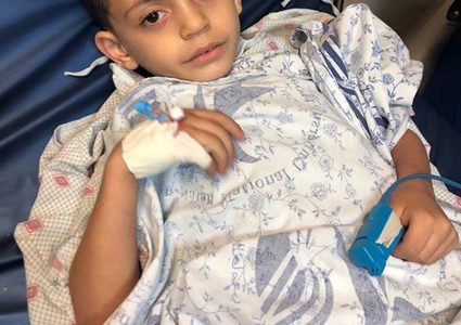 انقاذ حياة طفل اصيب بمسمار مسدس تنجيد بمنجرة