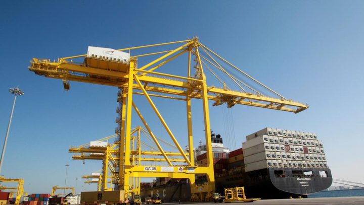 الصادرات القطرية غير النفطية ترتفع 37%