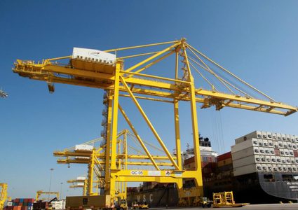 الصادرات القطرية غير النفطية ترتفع 37%